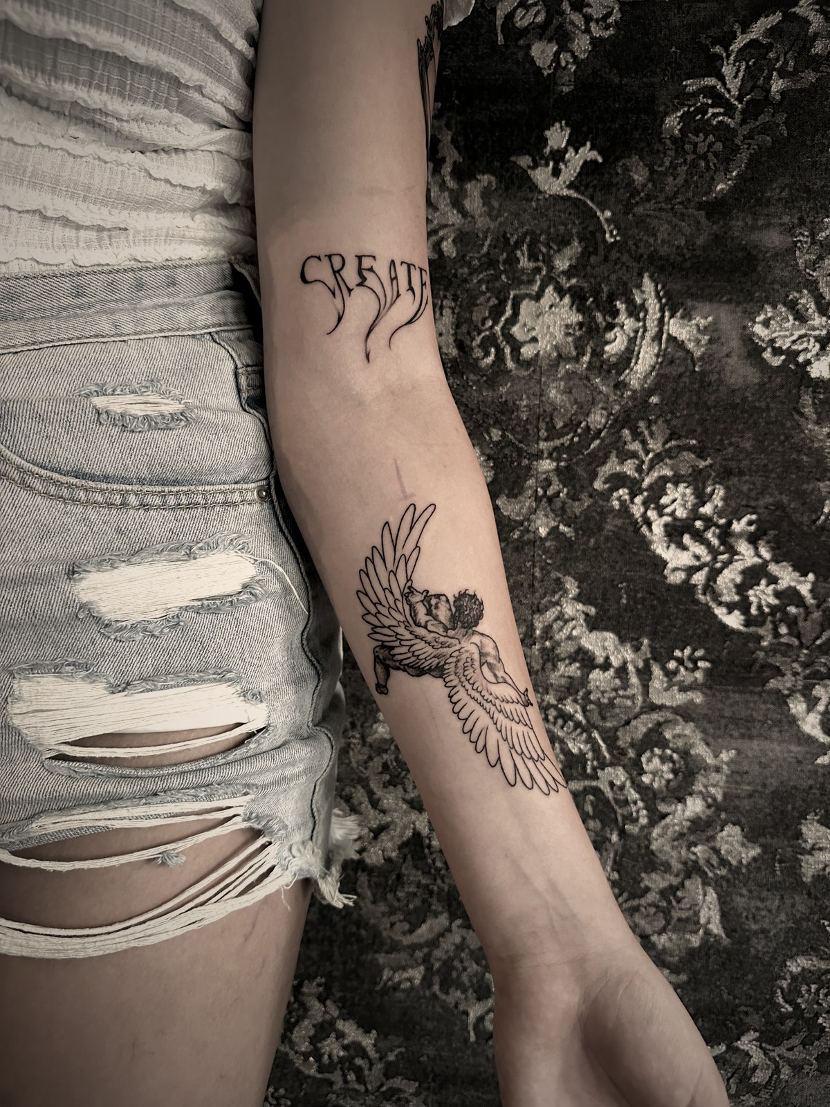 Feinlinien — Feinlinien Tattoo von B Ink Atelier Schwanenstadt