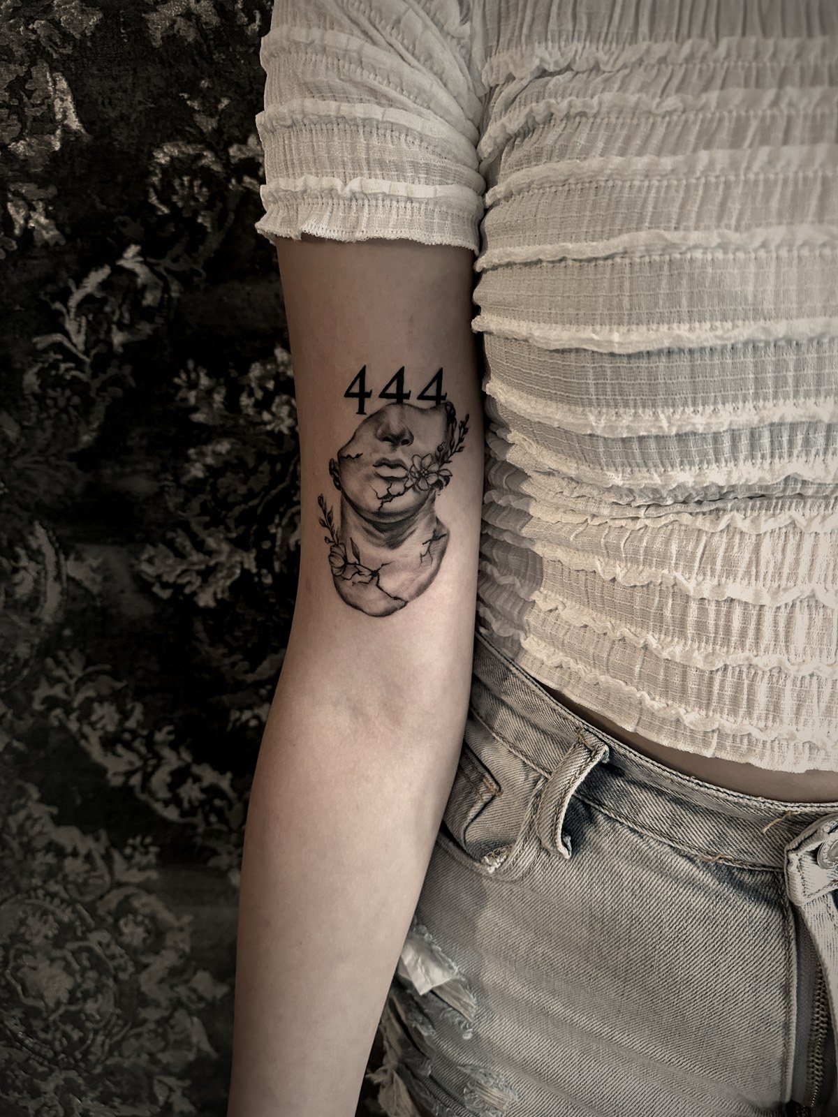 Zarte Linien — Feinlinien Tattoo aus dem B Ink Atelier Schwanenstadt