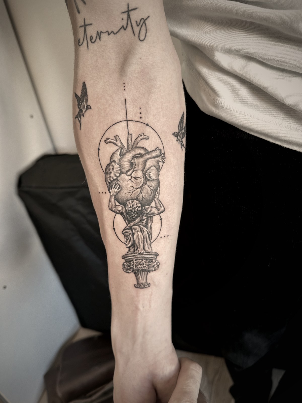 Filigran — Feinlinien Tattoo aus dem B Ink Atelier Schwanenstadt