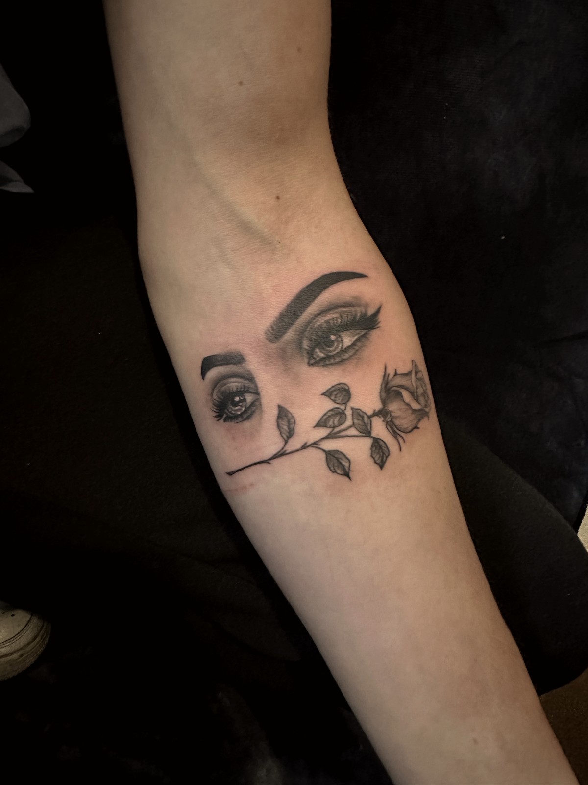 Blick & Rose — Weitere Stile Tattoo aus dem B Ink Atelier Schwanenstadt